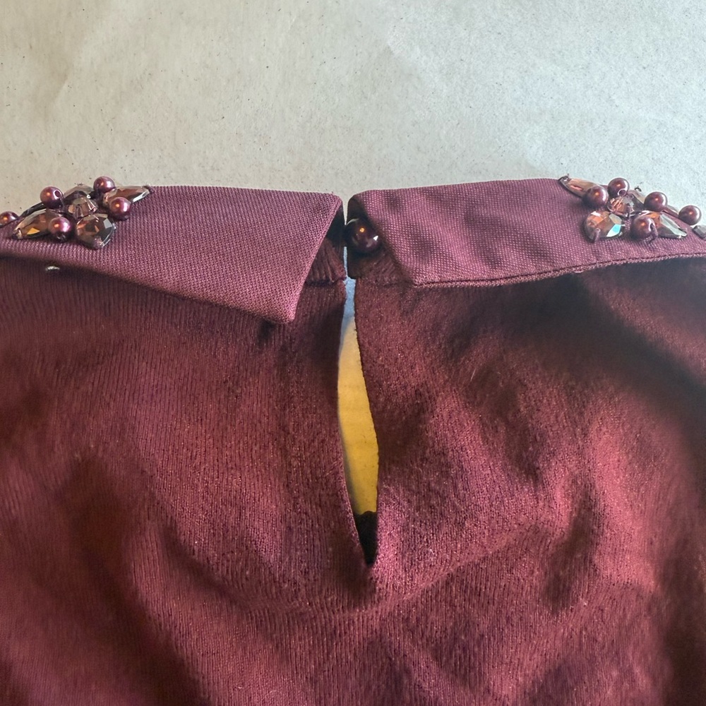 Sioni Embellished Collar Burgundy Sweater Lg - Picture 6 of 6